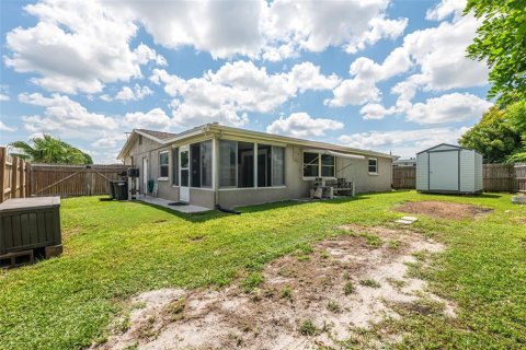 House in Port Richey, Florida 3 bedrooms, 148.27 sq.m. № 1914430 - photo 30