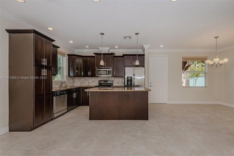 Купить виллу или дом в Купер-Сити, Флорида 3 спальни, № 1972956 - фото 6