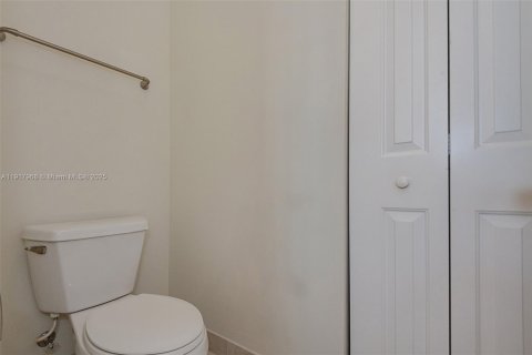 Купить виллу или дом в Купер-Сити, Флорида 3 спальни, № 1972956 - фото 21