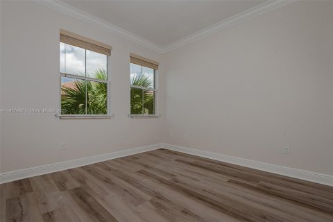 Купить виллу или дом в Купер-Сити, Флорида 3 спальни, № 1972956 - фото 25