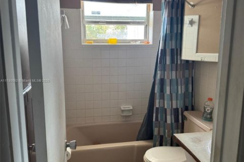 Condominio en venta en Lantana, Florida, 1 dormitorio, 67.63 m2 № 1763357 - foto 7
