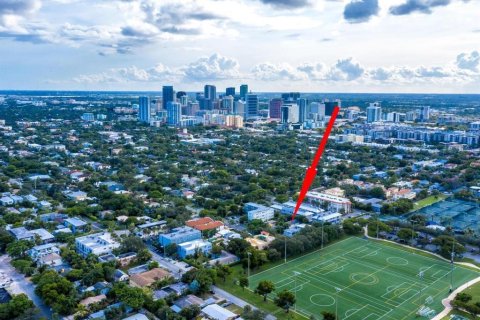 House in Fort Lauderdale, Florida 3 bedrooms, 344.48 sq.m. № 1210440 - photo 1