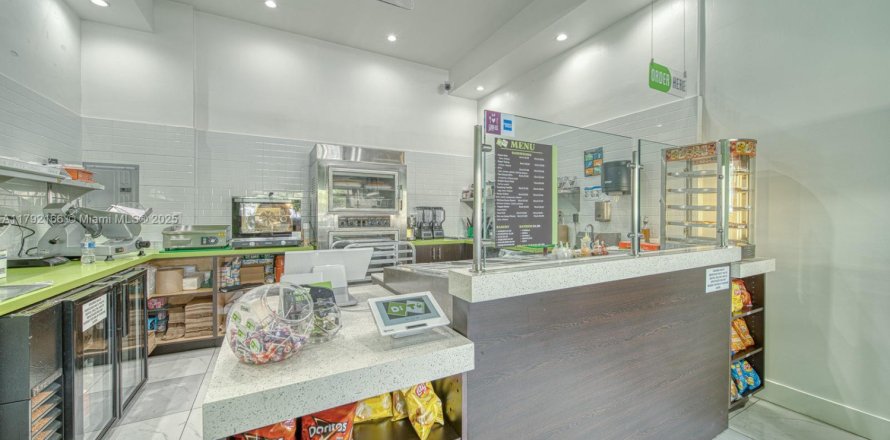 Immobilier commercial à Miami, Floride № 1957775