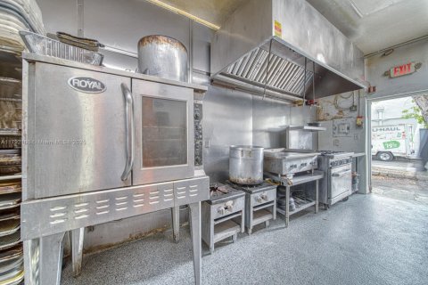 Immobilier commercial à vendre à Miami, Floride № 1957775 - photo 10