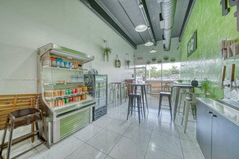 Immobilier commercial à vendre à Miami, Floride № 1957775 - photo 3