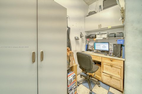 Immobilier commercial à vendre à Miami, Floride № 1957775 - photo 15