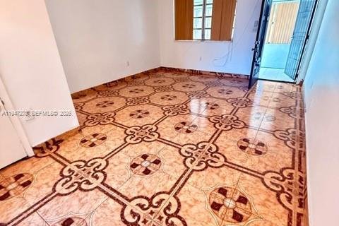 Снять в аренду квартиру в Майами, Флорида 2 спальни, 65.03м2, № 2003506 - фото 3