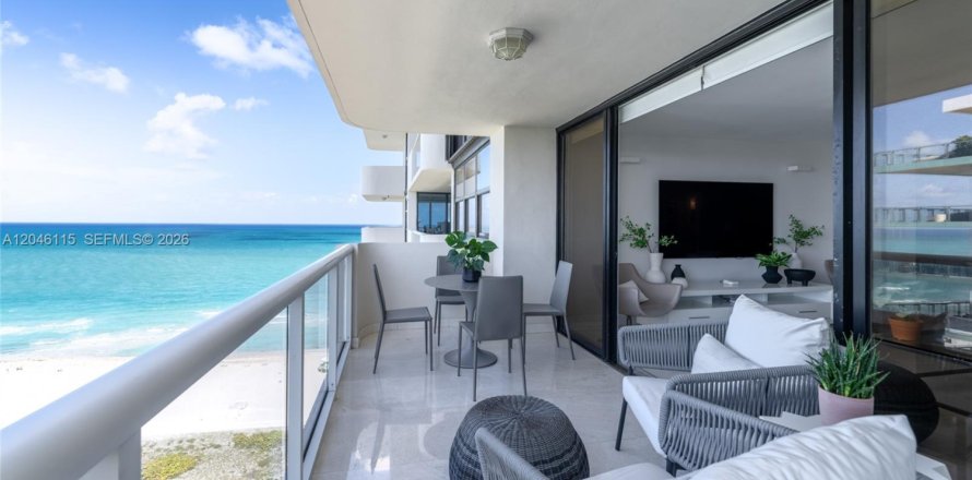 Condo in Miami Beach, Florida, 2 bedrooms  № 2240589