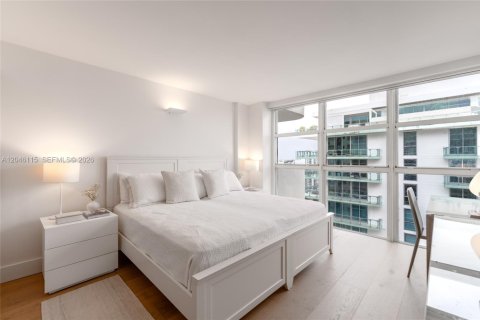 Condo in Miami Beach, Florida, 2 bedrooms  № 2240589 - photo 24