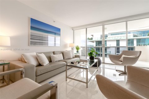 Condo in Miami Beach, Florida, 2 bedrooms  № 2240589 - photo 8