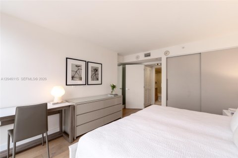 Condo in Miami Beach, Florida, 2 bedrooms  № 2240589 - photo 18