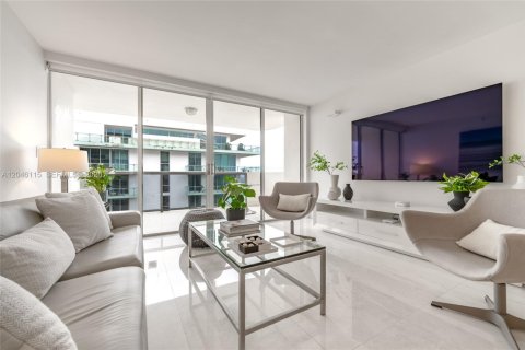 Condo in Miami Beach, Florida, 2 bedrooms  № 2240589 - photo 10