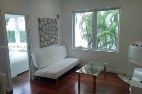 Apartamento en alquiler en Miami Beach, Florida, 1 dormitorio, 43.39 m2 № 2055708 - foto 2