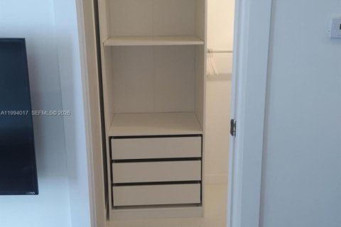 Apartamento en alquiler en Miami Beach, Florida, 1 dormitorio, 43.39 m2 № 2055708 - foto 13