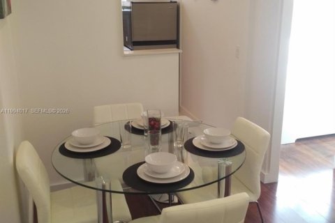 Apartamento en alquiler en Miami Beach, Florida, 1 dormitorio, 43.39 m2 № 2055708 - foto 4