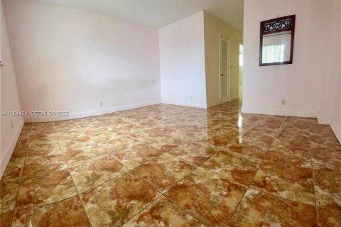 Copropriété à louer à Hallandale Beach, Floride: 1 chambre, 78.69 m2 № 2042706 - photo 29