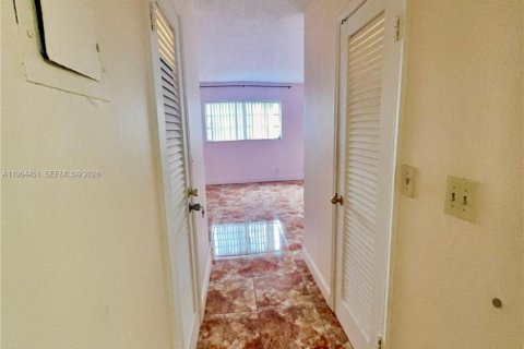 Copropriété à louer à Hallandale Beach, Floride: 1 chambre, 78.69 m2 № 2042706 - photo 25
