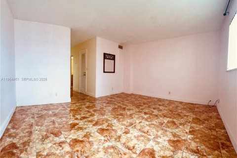 Copropriété à louer à Hallandale Beach, Floride: 1 chambre, 78.69 m2 № 2042706 - photo 30