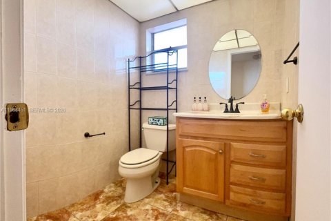 Copropriété à louer à Hallandale Beach, Floride: 1 chambre, 78.69 m2 № 2042706 - photo 24