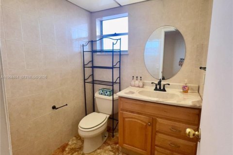 Copropriété à louer à Hallandale Beach, Floride: 1 chambre, 78.69 m2 № 2042706 - photo 23