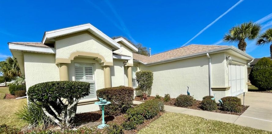 House in Ocala, Florida 2 bedrooms, 162.86 sq.m. № 1001174