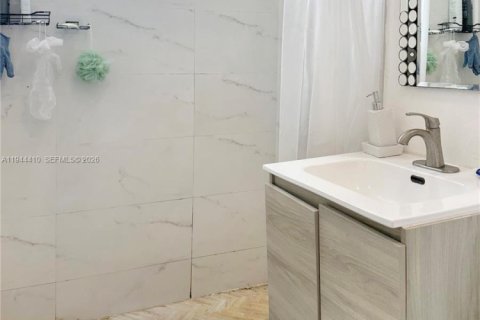 Propiedad comercial en venta en Miami Beach, Florida, 182.65 m2 № 2002108 - foto 7