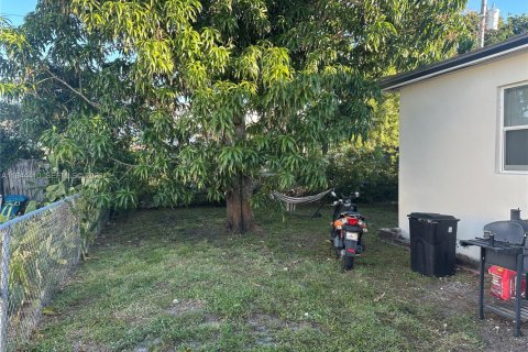 Propiedad comercial en venta en Miami Beach, Florida, 182.65 m2 № 2002108 - foto 11