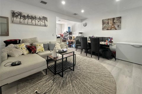 Propiedad comercial en venta en Miami Beach, Florida, 182.65 m2 № 2002108 - foto 6