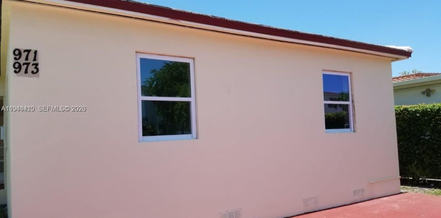 Propiedad comercial en Miami Beach, Florida 182.65 m2 № 2002108