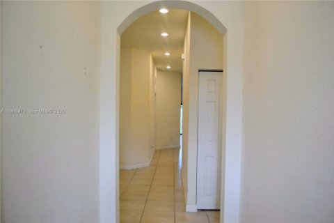 Купить виллу или дом в Хомстед, Флорида 4 спальни, 155.89м2, № 2044848 - фото 12