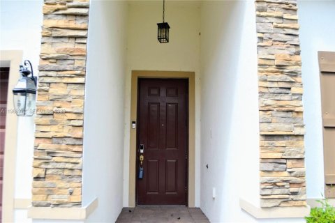 Купить виллу или дом в Хомстед, Флорида 4 спальни, 155.89м2, № 2044848 - фото 8