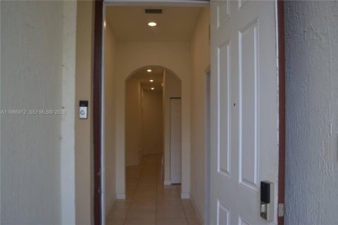 Купить виллу или дом в Хомстед, Флорида 4 спальни, 155.89м2, № 2044848 - фото 10