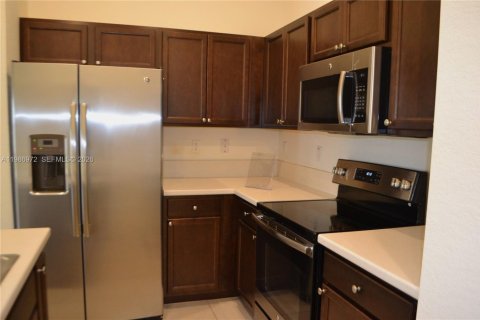 Купить виллу или дом в Хомстед, Флорида 4 спальни, 155.89м2, № 2044848 - фото 27