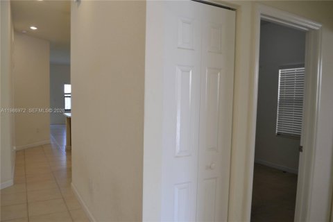 Купить виллу или дом в Хомстед, Флорида 4 спальни, 155.89м2, № 2044848 - фото 15