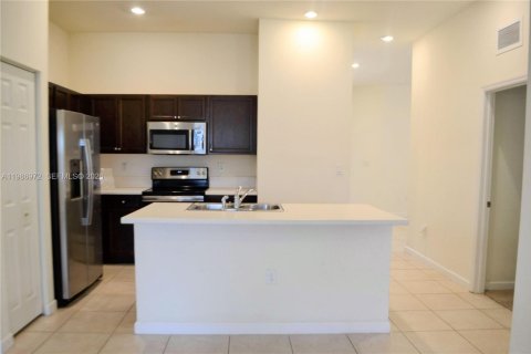 Купить виллу или дом в Хомстед, Флорида 4 спальни, 155.89м2, № 2044848 - фото 28