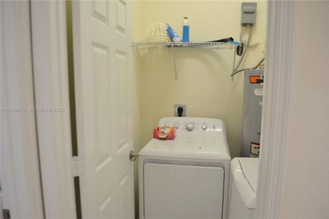 Купить виллу или дом в Хомстед, Флорида 4 спальни, 155.89м2, № 2044848 - фото 18