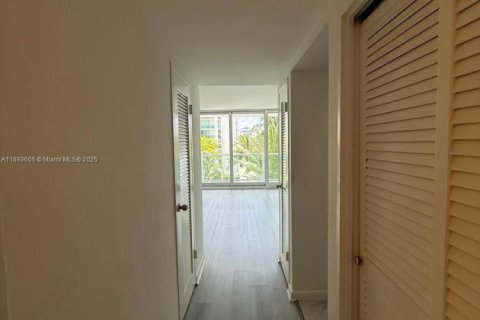Copropriété à vendre à Miami Beach, Floride: 50.45 m2 № 1945564 - photo 7