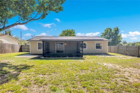 House in Apopka, Florida 3 bedrooms, 119.66 sq.m. № 2098360 - photo 27