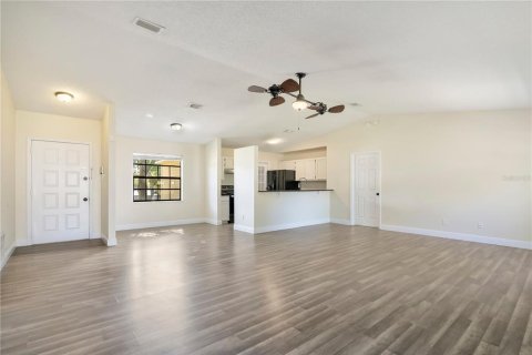 House in Apopka, Florida 3 bedrooms, 119.66 sq.m. № 2098360 - photo 8