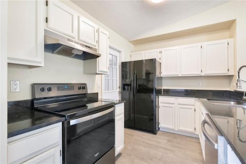 House in Apopka, Florida 3 bedrooms, 119.66 sq.m. № 2098360 - photo 12