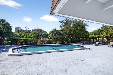 Condo in North Miami Beach, Florida, 1 bedroom  № 1970371 - photo 19