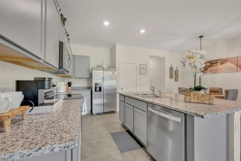 Townhouse in Plant City, Florida 3 bedrooms, 156.17 sq.m. № 2259250 - photo 11
