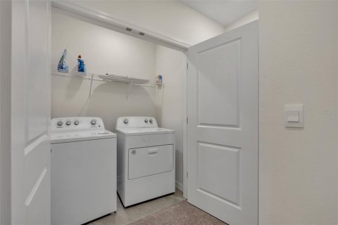 Townhouse in Plant City, Florida 3 bedrooms, 156.17 sq.m. № 2259250 - photo 19