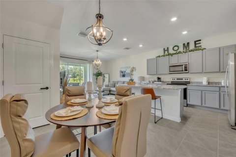 Townhouse in Plant City, Florida 3 bedrooms, 156.17 sq.m. № 2259250 - photo 10