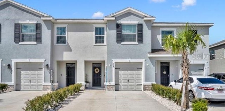 Townhouse in Plant City, Florida 3 bedrooms, 156.17 sq.m. № 2259250