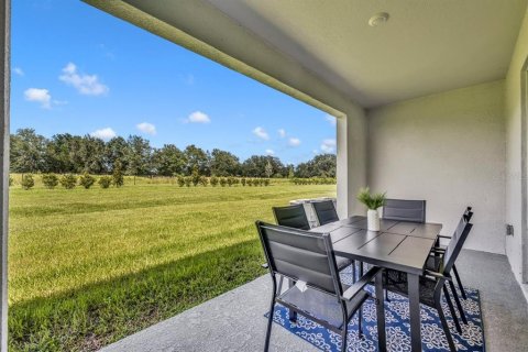 Townhouse in Plant City, Florida 3 bedrooms, 156.17 sq.m. № 2259250 - photo 24