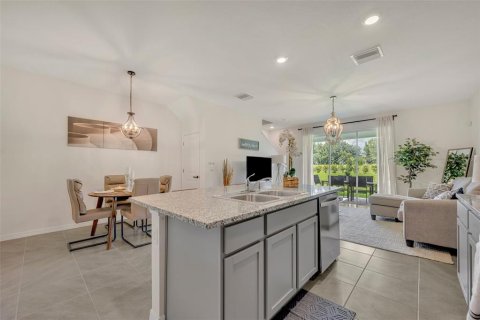Townhouse in Plant City, Florida 3 bedrooms, 156.17 sq.m. № 2259250 - photo 18