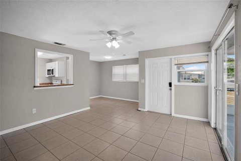 Casa en venta en North Port, Florida, 3 dormitorios, 87.42 m2 № 2234653 - foto 4