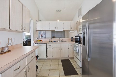 Villa ou maison à vendre à Ocala, Floride: 2 chambres, 164.81 m2 № 2110243 - photo 8