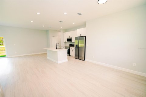 Casa en venta en Kissimmee, Florida, 4 dormitorios, 150.78 m2 № 2096884 - foto 29
